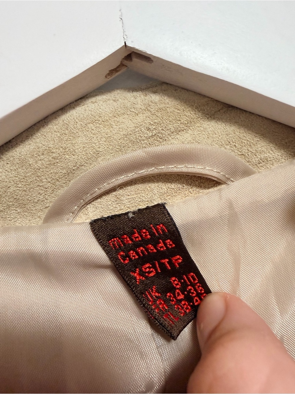 Vintage Danier Beige Suede Jacket with Gold-Tone Buttons - Picture 7 of 16